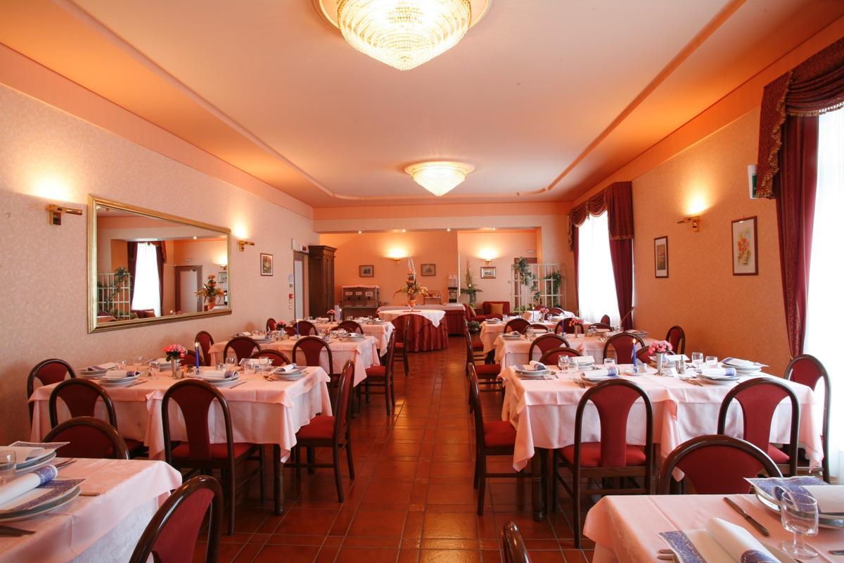 Hotel Villa Rosy Premeno Экстерьер фото